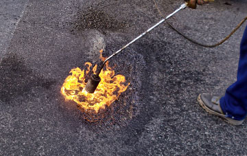 Llangwnnadl flat roofing repairs